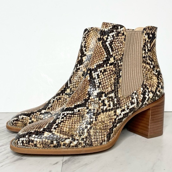 New! Vince Camuto Jentilliy Snakeskin Print Chelsea Bootie 6M - Picture 1 of 12